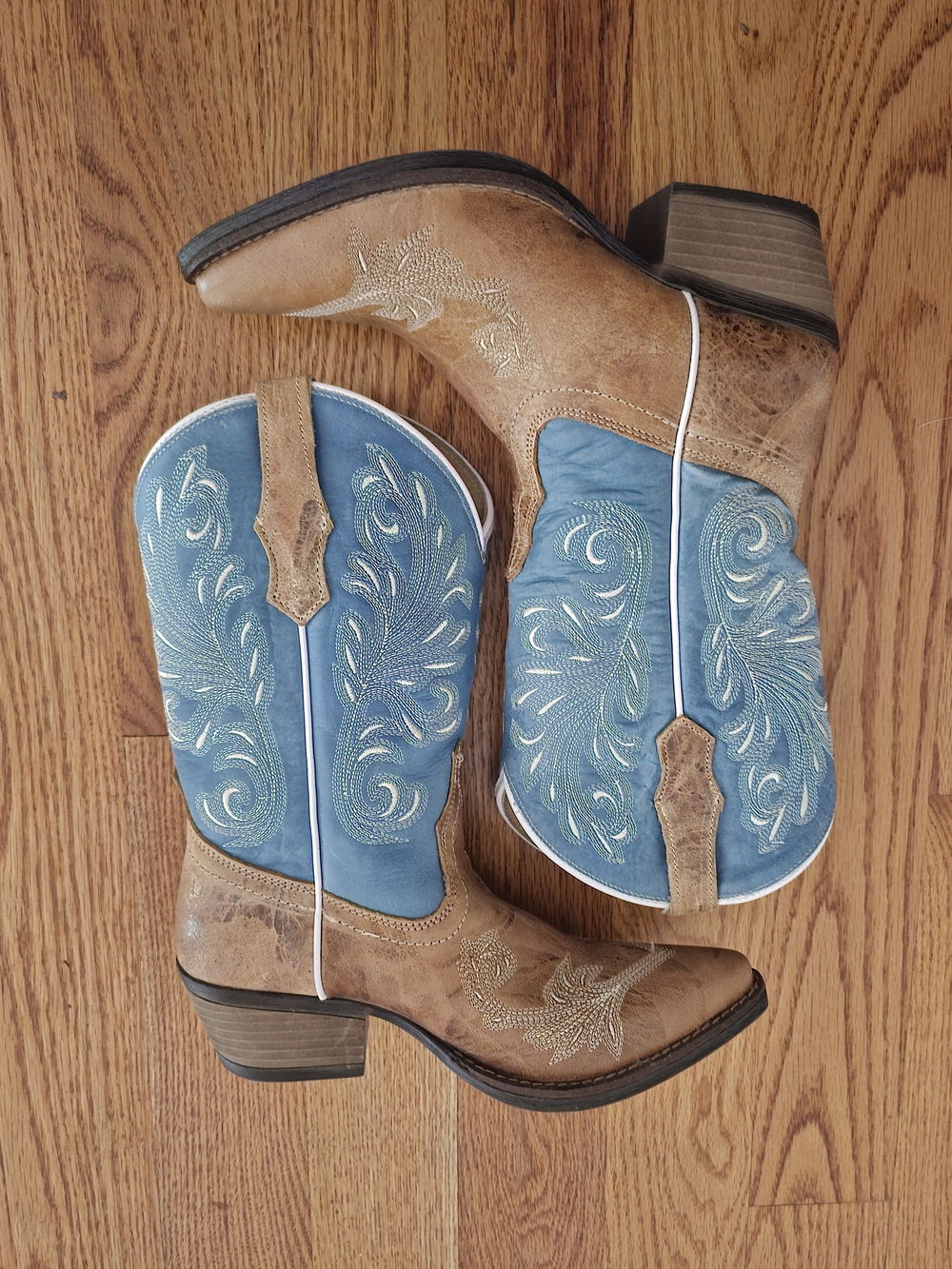 Women’s Two-Tone Western Cowboy Boots - Blue and Tan